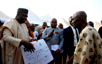 Applause as Ugwuanyi empowers Enugu traders