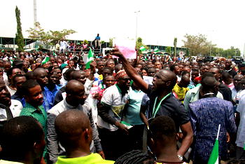 Stop wasting your lives, cleric admonishes Nigerian youths