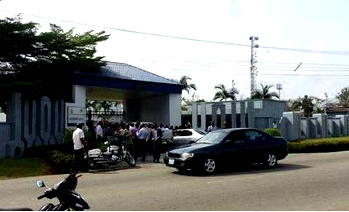 Photos: Cross River Gov Ayade locks out SSG, Govt House Staff