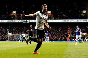 Kane on target as Spurs cruise in Hong Kong