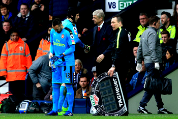 Arsenal hit by Cech injury blow