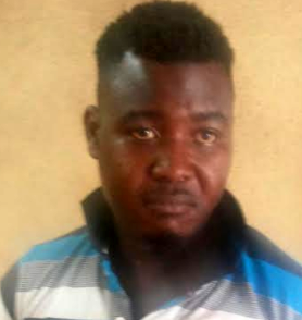 Driver with stolen number plates attempts running over Lastma GM