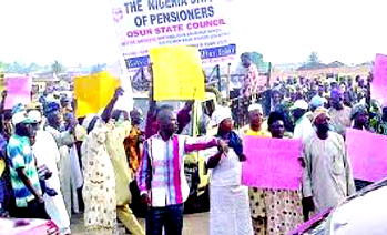 Federal pensioners in Ogun protest  14 months unpaid benefits