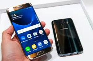 Samsung eyes rebound with Galaxy S8 phones, virtual assistant