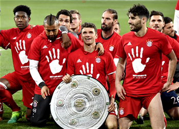 Barta miss hands Bayern the German Super Cup