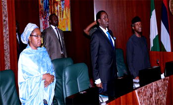 Photos: National Economic Council meeting holds