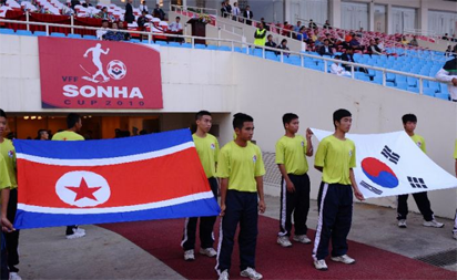 North and South Korea women face off in Pyongyang football match
