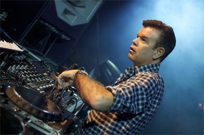 British DJ hosts world’s highest party on Everest