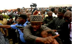 Ijebu-Igbo  mayhem : Amosun vows to demolish cultists’ buildings