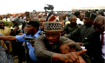 Ijebu-Igbo mayhem : Amosun vows to demolish cultists’ buildings