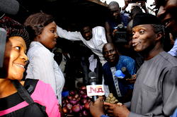 Breaking:  Osinbajo storms Garki, Abuja market, interacts with traders