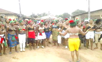 Video: The soldiers have seized four of our women, tore our clothes – Biafra women protest