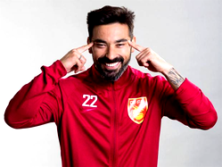 Lavezzi denies racism as ‘wacky’ pose causes storm