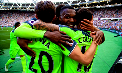 Liverpool close in on top four with commanding win at West Ham