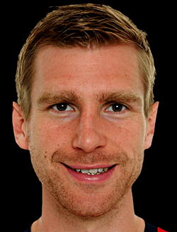 Mertesacker starts for Arsenal in FA Cup final