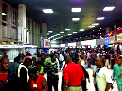 5 people you meet at the airport