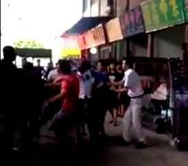 Video: Nigerian beaten by mob in China