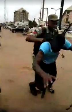 Video/photos: Nigerian Policemen allegedly brutalise motorcyclists in Anambra
