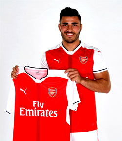 Bosnian defender Kolasinac joins Arsenal