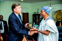 US envoy passes vote of confidence on Aregbesola, endorses Osun’s OMEAL