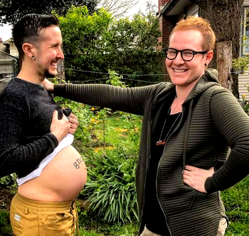 Gay dad becomes pregnant in U.S.
