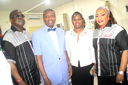 Pastor Adeboye defies downpour to invoke ‘divine healing’ in Lagos hospital