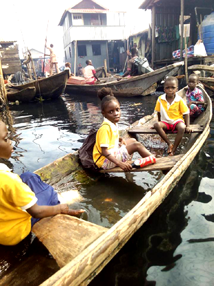 SOGUNRO: Community where pupils access education on boats