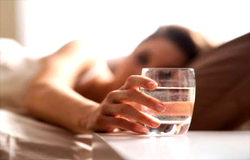 7 amazing benefits of drinking water first thing in the morning