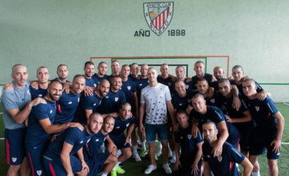 Athletic Bilbao squad shave heads for cancer-stricken teammate