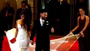 Messi weds childhood girlfriend Antonela