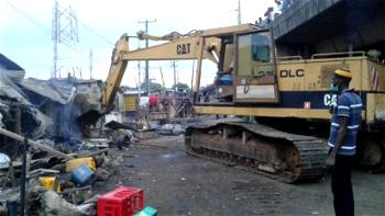 Breaking: Lagos begins demolition of shanties in Obalende