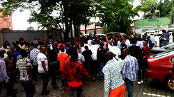 Photos: Magnus Abe supporters block APC convention c’ttee members  from leaving Novotel Hotel