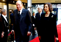 Ex-Spanish King Carlos sleeps with 2,154 women, new book says