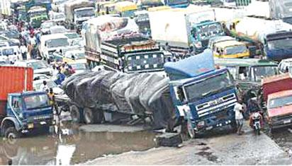 Lagos/Ibadan Expressway: FRSC collaborates with Julius Berger Nigeria to ease gridlocks during Yuletide