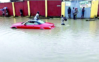 Flood: Dangote-led relief committee donates N250m to Benue victims