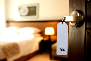 6 things you should never do in your hotel room