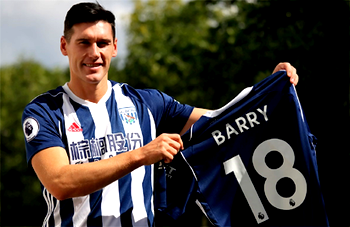 Giggs tips Barry to reach 700 Premier League appearances