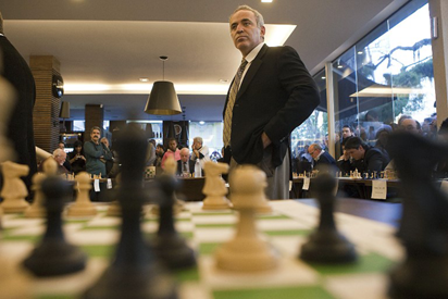 Kasparov, the retired champ who can not give up chess