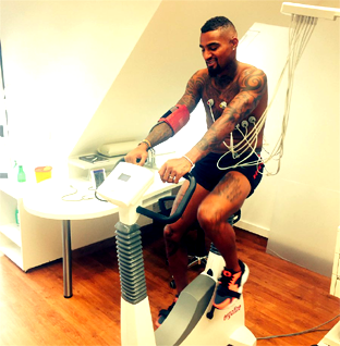 Kevin-Prince Boateng signs for Eintracht