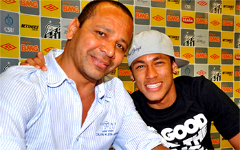 Fans hail Neymar as PSG stroll to opening win
