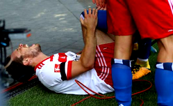 Hamburg’s Mueller tears knee ligament celebrating goal