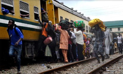 Excitement as some Delta youth see a train for the first time ?