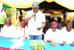 Council boss, Lagos lawmaker donate 520 GCE forms to indigent students 