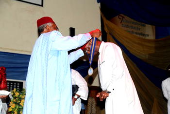 Okowa bags alumni Award for delivering democratic dividends