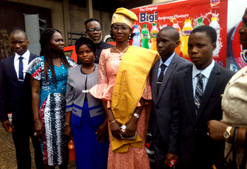 One day governor visits Rite Food, pledges support for education