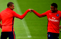 Mbappe, Neymar steer PSG to new win record on troubled day