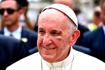 Do not fear the other, pope says on World Migrant Day