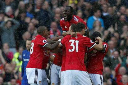 Burnley scare Manchester United, as Chelsea win