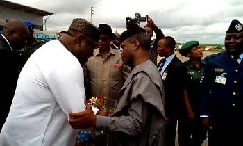 Photos: Osinbajo in Enugu en rout Anambra