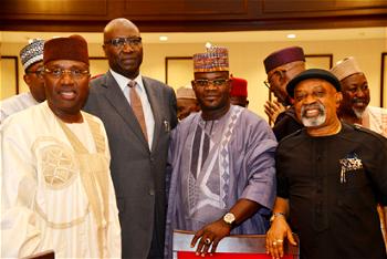 Govs struggle to take pictures with new SGFat APC caucus meeting